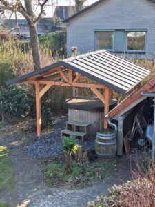 Zadeldak van felsplaten